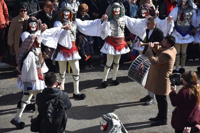 Ξεκίνησε στη Νάουσα  το μοναδικό δρώμενο «Γενίτσαροι και Μπούλες»